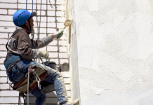 Юрист Султанов: отказаться от уплаты взносов на капремонт собственник не может