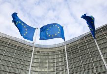 Politico: ЕС будет вынужден забыть свои иллюзии в отношении США