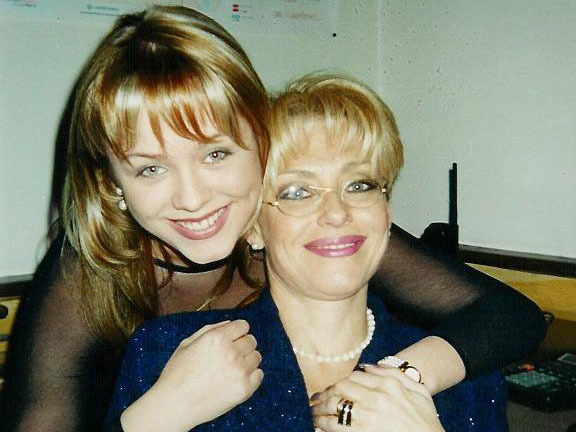 «Талант, щедрость, лёгкость»: родные и друзья Юлии Началовой — о её вокальном даре, обаянии и популярности у бойцов СВО