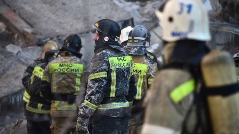 В Ельце после падения обломков БПЛА возник пожар в промзоне