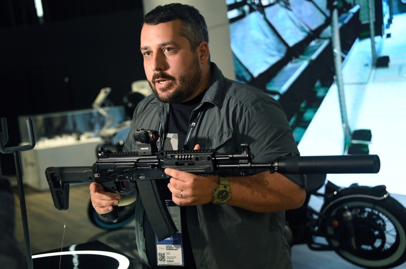 «Воплощает надёжность и эргономику»: как в России совершенствуется компактное автоматическое оружие