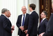 Встреча Путина с Уиткоффом в Кремле продолжается больше часа