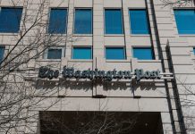 Гендиректор Washington Post уволился вскоре после массовых сокращений в издании