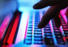 IT-эксперт Маркелов пояснил, как отличить дипфейк-видео от реального человека