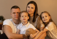 «Муж сошёл с ума, когда узнал о болезни»: родители детей с миодистрофией Дюшенна рассказали о своей борьбе за лечение