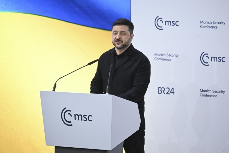 «Привычная роль шоумена»: что может стоять за новыми нападками Зеленского на Орбана