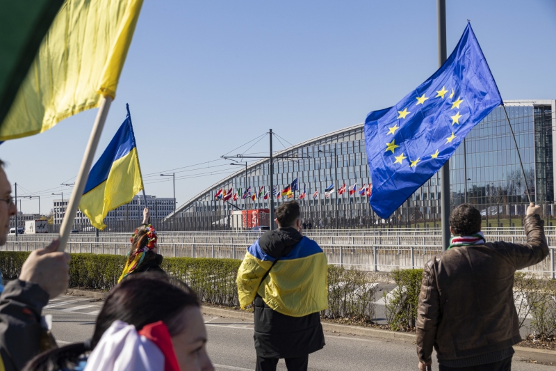 «Привычная роль шоумена»: что может стоять за новыми нападками Зеленского на Орбана