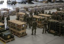 «Реквизит в постановочных сюжетах»: что может стоять за обсуждениями о наращивании военной помощи Украине