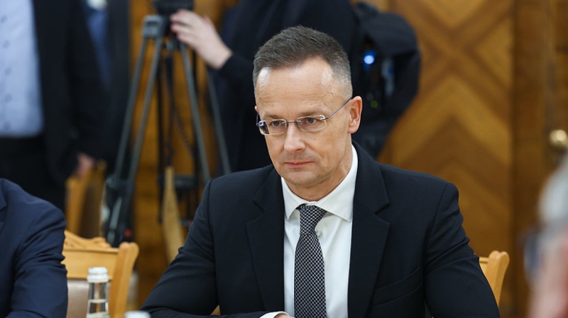 Сийярто: в Брюсселе царствует фанатизм войны