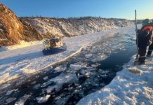 Трагедия на Байкале: в Иркутской области утонул автомобиль с туристами из Китая