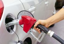 «Удержать ситуацию под контролем»: как продление запрета на вывоз бензина из России может сказаться на его цене