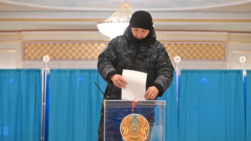 Экзитпол: 86,7% участников референдума в Казахстане поддержали новую Конституцию