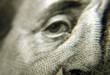 Инвестстратег Коган: спрос на доллары возвращается на фоне нестабильности в мире