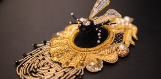 Почему вышивкa в дизaйнe интepьepa снова на волне и как использовать золотное шитьё, чтобы создать премиальный образ дома