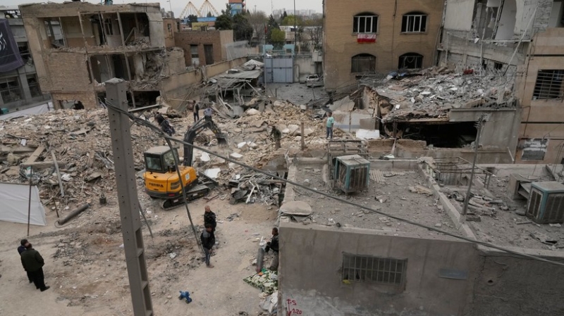 «Масштабы расширяются»: Иран ударил по Израилю сверхтяжёлыми ракетами Sejjil, Тель-Авив ответил атакой на штабы КСИР