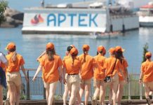 Миронов предложил давать отличникам бесплатные путёвки в детские лагеря