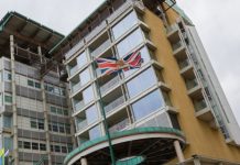 «Незаявленное разведприсутствие под прикрытием посольства»: ФСБ выявила британского шпиона в Москве