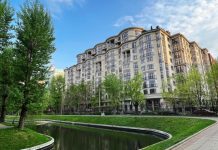 При отражении атаки БПЛА в Ленобласти повреждена кровля жилого дома