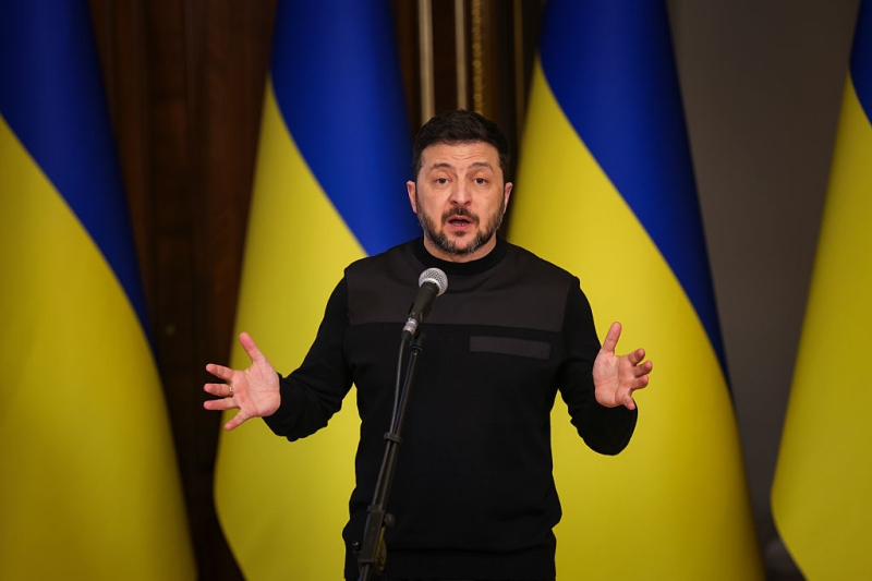 «Проявляет хамские наклонности»: как Зеленский пытается оправдаться после угроз Орбану