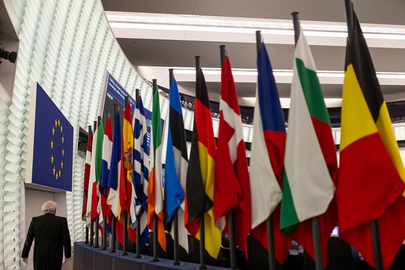 «Проявляет хамские наклонности»: как Зеленский пытается оправдаться после угроз Орбану