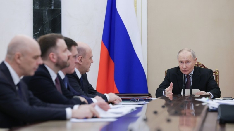 «С замедлением инфляции и сохранением стабильности на рынке труда»: Путин призвал вернуть экономику к устойчивому росту