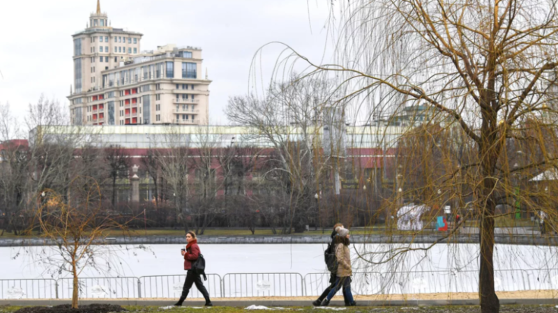 Синоптик: температура в Москве превышает климатические нормы на 5—7 °C