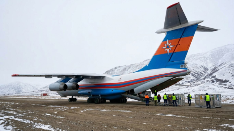 Спецборт МЧС России прибыл в Азербайджан для эвакуации россиян