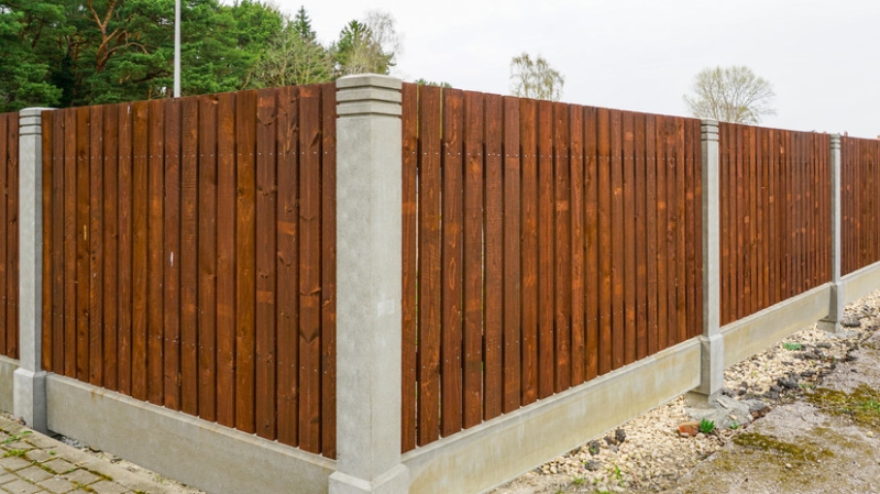 В Госдуме объяснили, имеют ли право дачники установить глухой забор в 2026 году