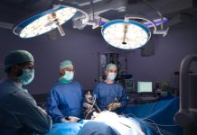 Врачи спасли жительницу Владивостока с гигантской миомой