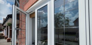 Пластиковые окна в коттедж: как выбрать и на что обратить внимание