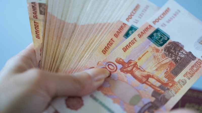 Деньги придут до 30 апреля: в СФР рассказали, кто получит пенсии за май досрочно