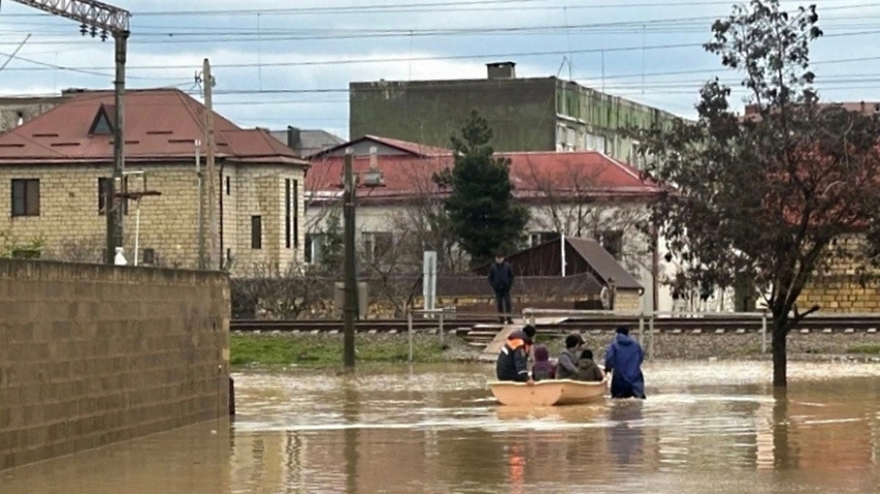 Экстренное совещание и помощь людям: Путин дал ряд поручений в связи с наводнением в Дагестане