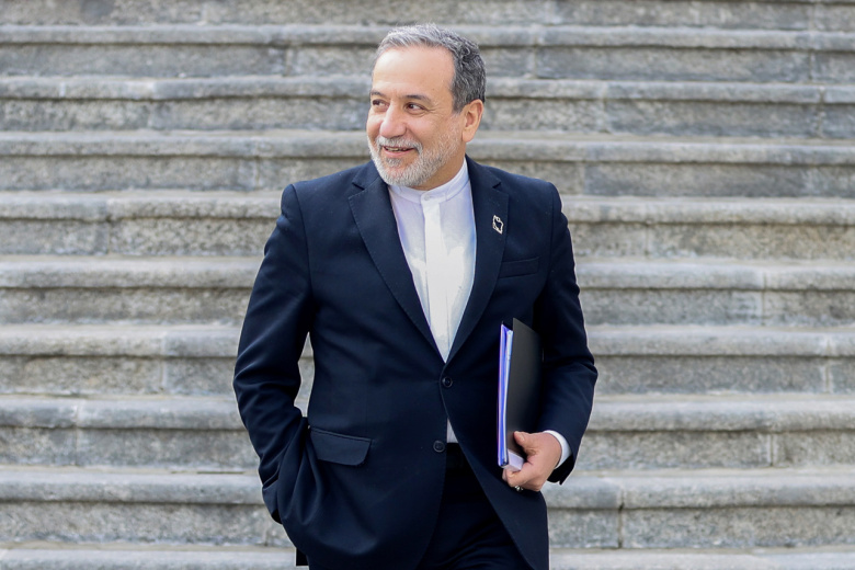 Глава МИД Ирана повторно прибыл в Исламабад после поездки в Оман