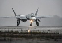Истребитель Су-57 и бомбардировщик ПАК ДА