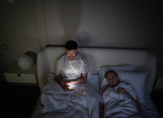 Кардиолог назвал три вечерние привычки, которые убивают сердце