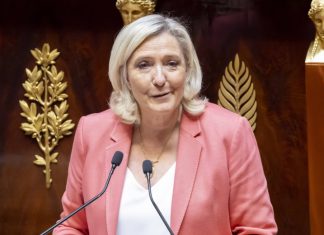 Ле Пен провела тайный ужин с главой LVMH и другими бизнесменами