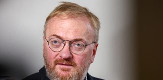 Милонов грубо отреагировал на угрозу Бони