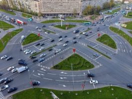 Минпромторг хочет заставить устанавливать «Аврору» на все машины