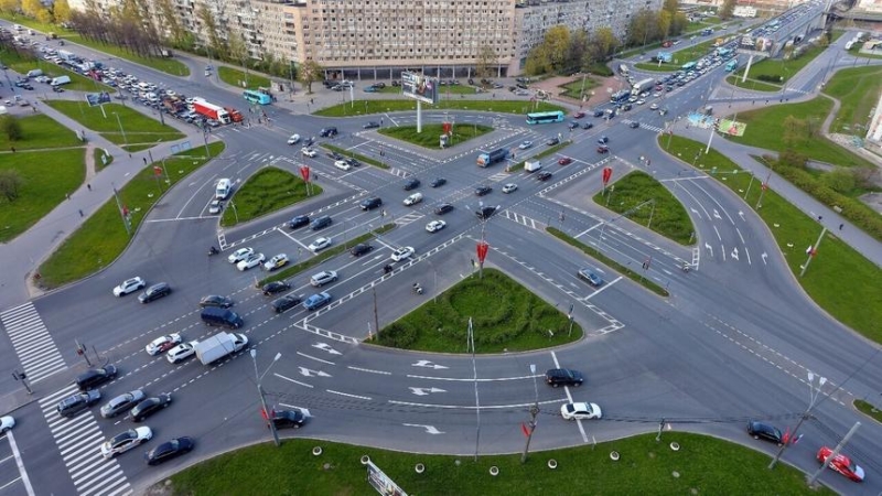 Минпромторг хочет заставить устанавливать «Аврору» на все машины