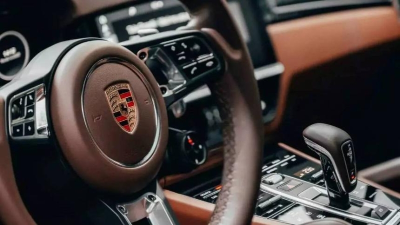 Польский поставщик дорогих машин оштрафован за их продажу в Россию