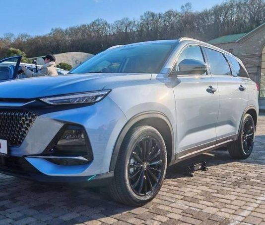 Россиянам назвали цены на новый Changan CS75 Pro