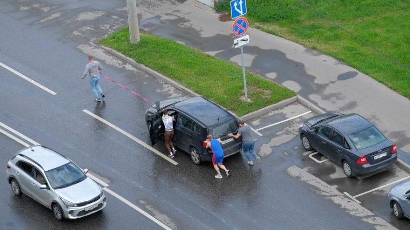 Россиянам объяснили, как ехать на машине с отказавшим сцеплением