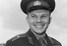 «Скорее включай радио, твой Юра в космосе!»: эксперт музея Гагарина — о славе, характере и принципах первого космонавта