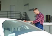 Замена автомобильного стекла: технология, выбор материалов и безопасность фрипик