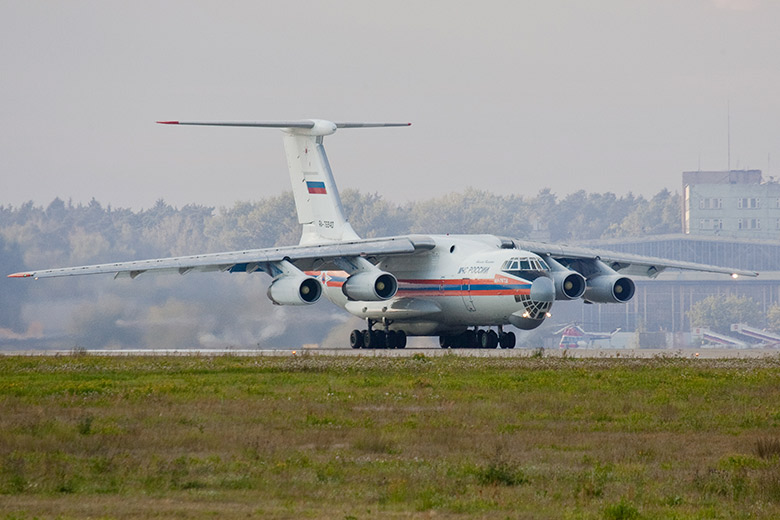 Спецборт МЧС доставил из Ливана в РФ десятки россиян