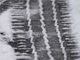 Специалист назвал безопасную тактику на дороге после смены шин