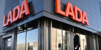 Спрос на Lada сократился на фоне роста авторынка России