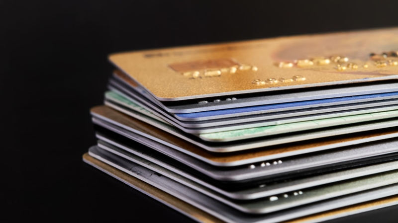 80 тыс. россиян и иностранцев ежемесячно: Центробанк сообщил о масштабах дропперства в РФ