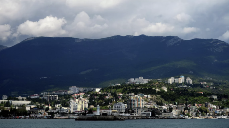 Аксёнов: системы ПВО ночью сбили на севере Крыма два беспилотника