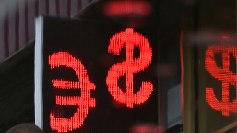 Аналитик Антонов: внебиржевой валютный рынок в России развивается